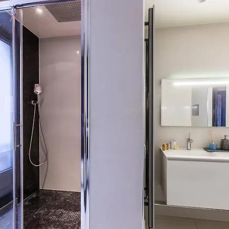 Triomphe - Welkeys Apartment