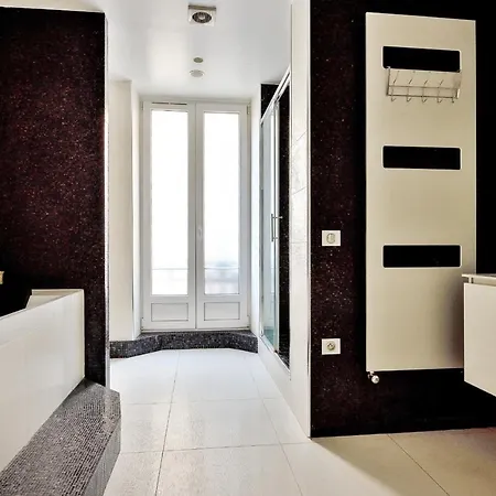 Triomphe - Welkeys Apartment